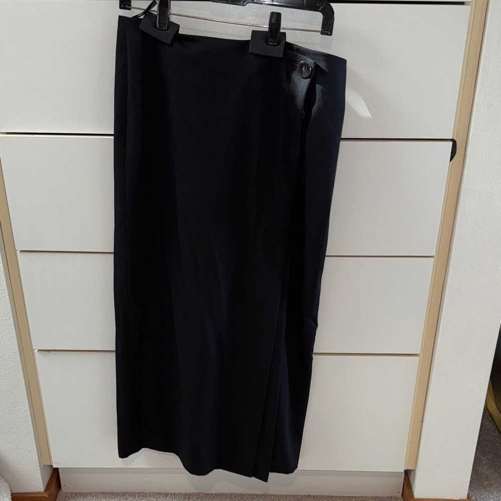 Giorgio Armani Classic Black Pencil Skirt
